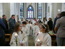 Feier der 1. Heiligen Kommunion in Sankt Crescentius (Foto: Karl-Franz Thiede)